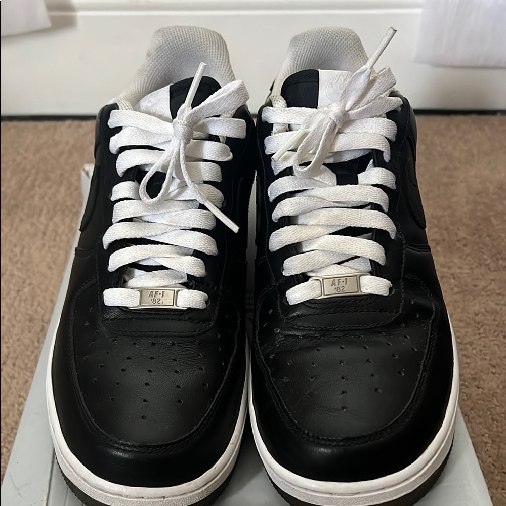 Nike Air Force 1 07 gum sole Black and White Sneakers Timeless Design